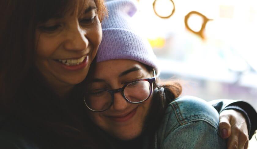 4 Daughters On How Their Moms Boosted Their Confidence